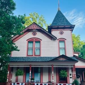 Hidden Eureka: A Downtown Walking Tour